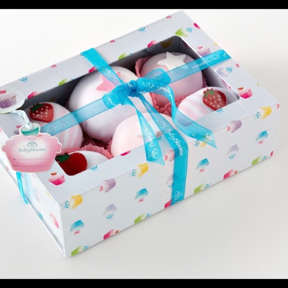 Baby Blooms Baby Shower Set ~ NWT - Picture 2 of 3